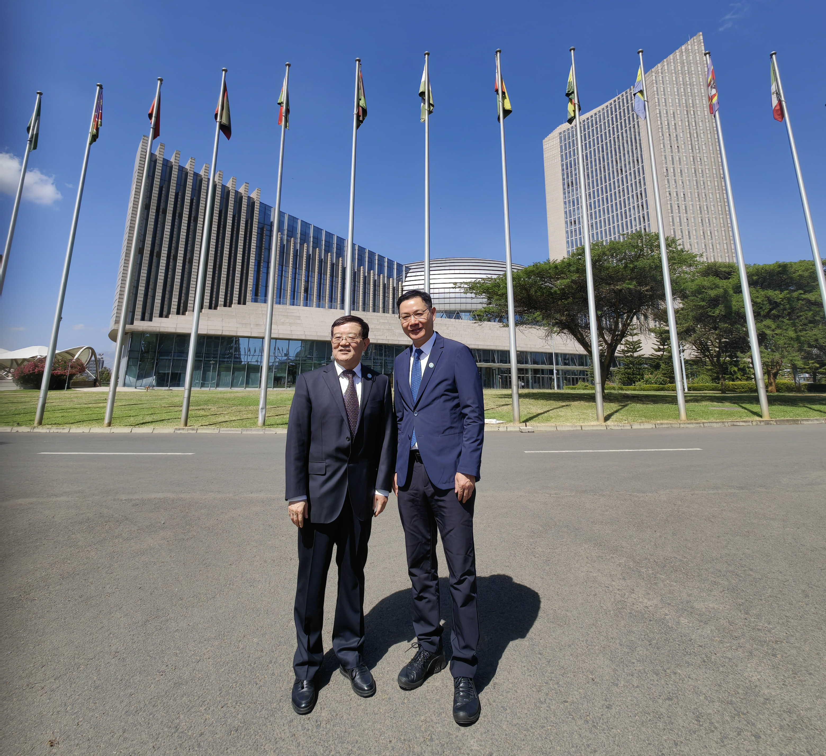 1701312039510613KXRs.jpg 1701312039510613KXRs.jpg